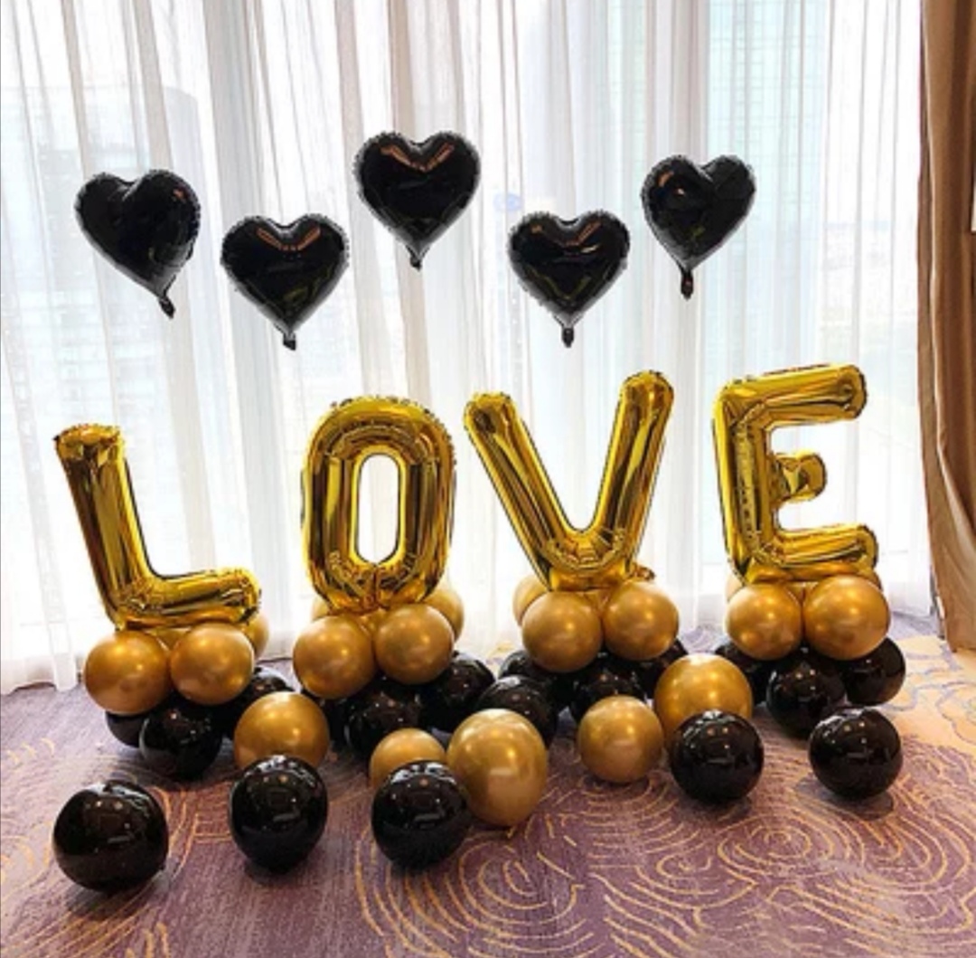 LOVE ballon showdecoratie - Afbeelding 2